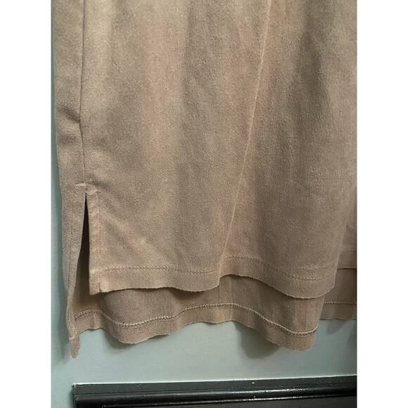 Listicle women’s brown suede short sleeved shirt size small - Picture 4 of 7